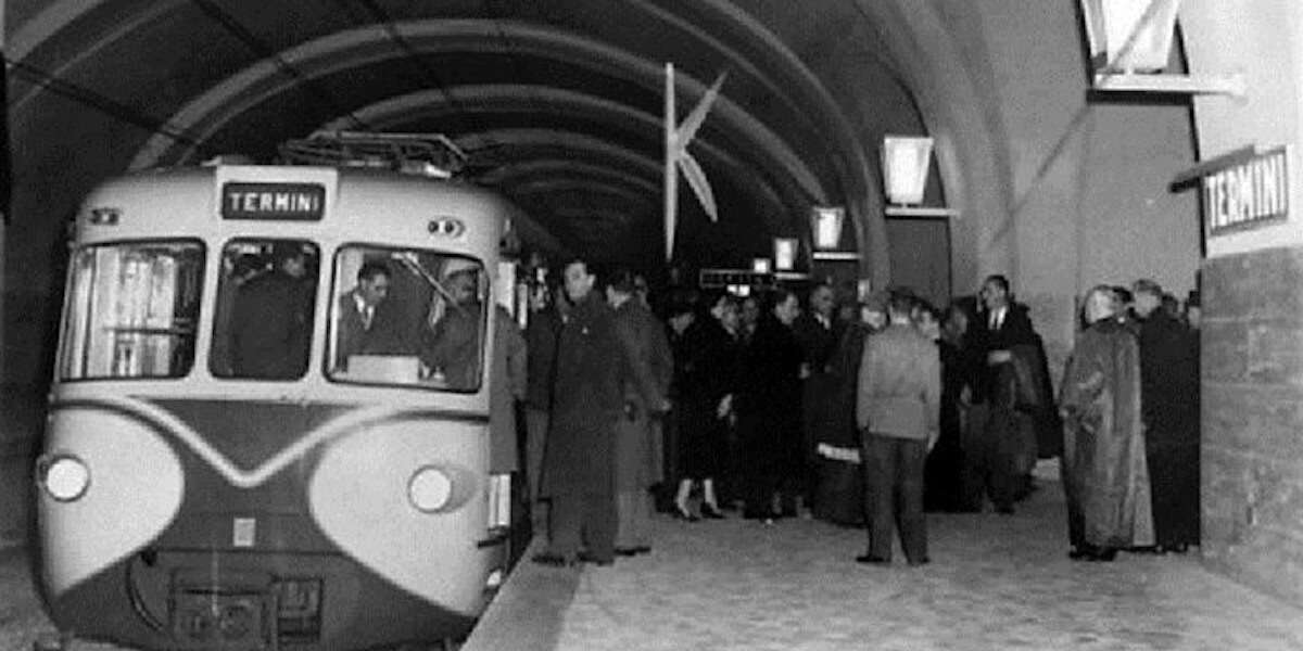 La prima metropolitana in ItaliaFu la linea inaugurata il 9 febbraio di 80 anni fa a Roma, con decenni di ritardo rispetto ad altre grandi città anche a causa della guerra