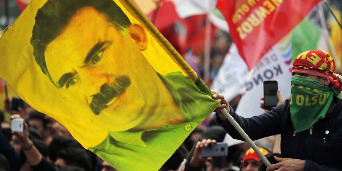 Il PKK ha dichiarato il cessate il fuocoCome chiesto dal suo fondatore Abdullah Öcalan, dopo oltre 40 anni di guerra contro lo stato turco