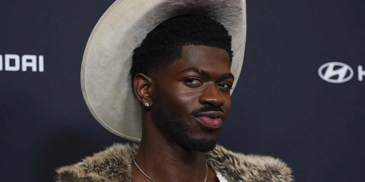 5 minuti faIl cantante Lil Nas X è stato arrestato con l’accusa di aver aggredito un poliziotto a Los Angeles