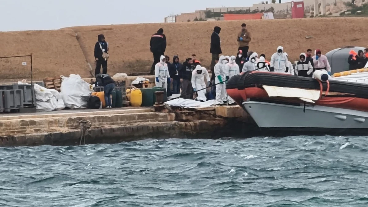 pochi secondi fa19 persone migranti sono morte nel Mediterraneo al largo di LampedusaErano a bordo di un'imbarcazione alla deriva soccorsa dalla Guardia costiera nella notte tra martedì e mercoledì