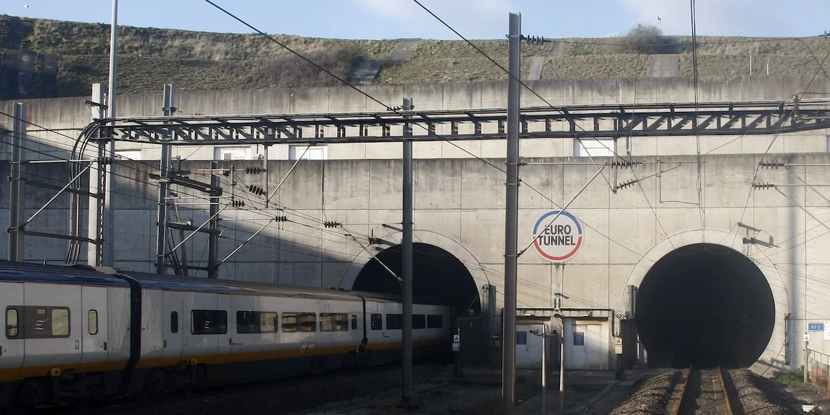 Il piano di Ferrovie dello Stato per un nuovo collegamento tra Londra e Parigi Dovrebbe essere realizzato entro il 2029, e prevede l'utilizzo dell'Eurotunnel attualmente usato solo dai treni Eurostar