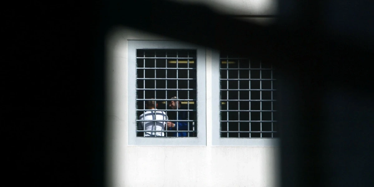 Come e quando un detenuto può avere un permesso di lavoro esternoSe ne sta parlando molto per il caso di Emanuele De Maria, evaso dal carcere di Bollate e sospettato di aver commesso un femminicidio prima di suicidarsi
