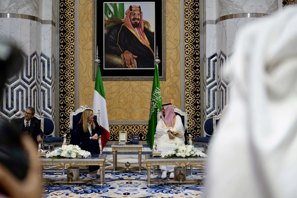3 minuti faGiorgia Meloni è in cerca di gas e petrolio nel Golfo PersicoDopo essere stata in Arabia Saudita proseguirà gli incontri in Qatar ed Emirati Arabi Uniti, nel tentativo di assicurare nuovi rifornimenti per l'Italia