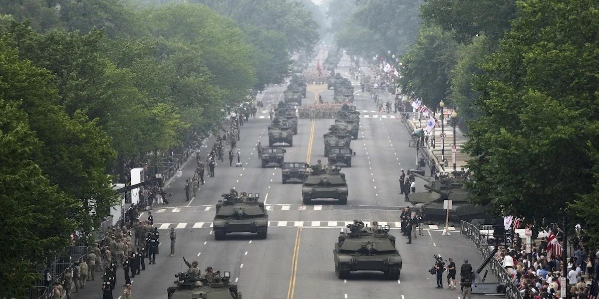 Trump ha avuto la sua parata militareLa desiderava da tempo, per celebrare la storia e la forza dell’esercito americano