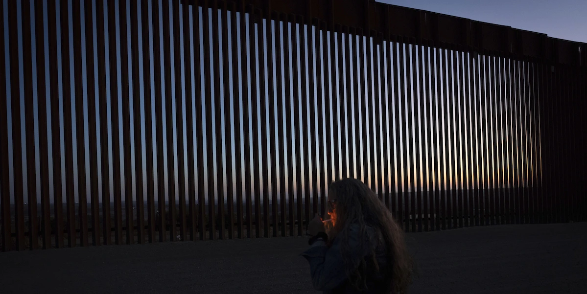 pochi secondi faUn giudice federale ha bloccato la direttiva di Trump che impedisce alle persone migranti che attraversano il confine tra Stati Uniti e Messico di chiedere asilo