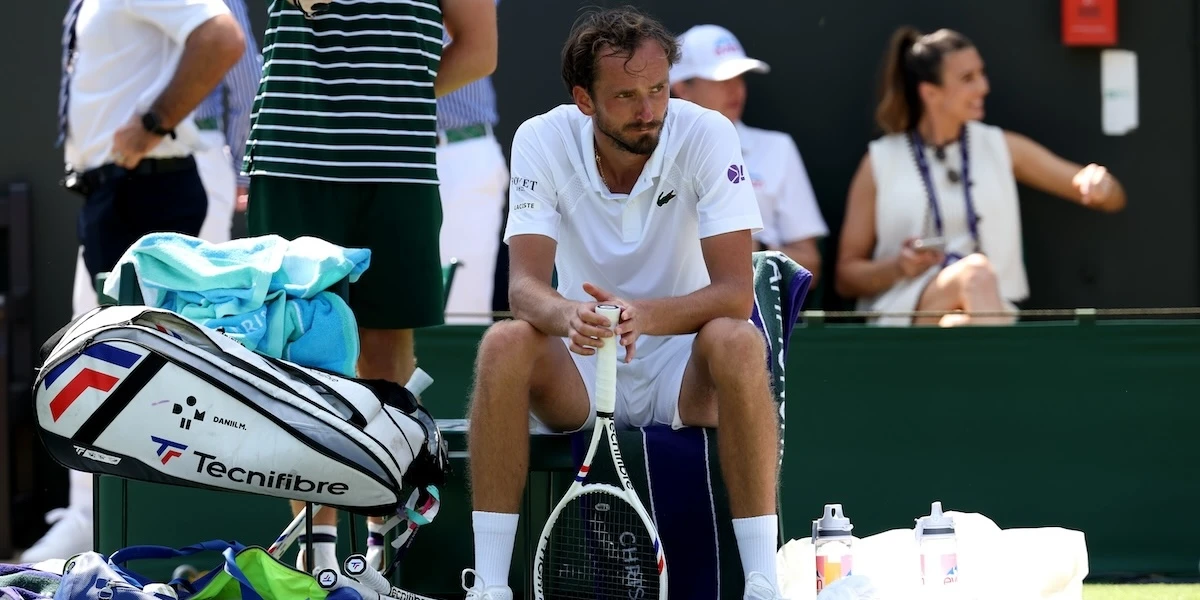 2 minuti faWimbledon è iniziato con un bel po’ di eliminazioni sorprendentiNel torneo maschile è stato addirittura stabilito un record: non c'è un solo motivo