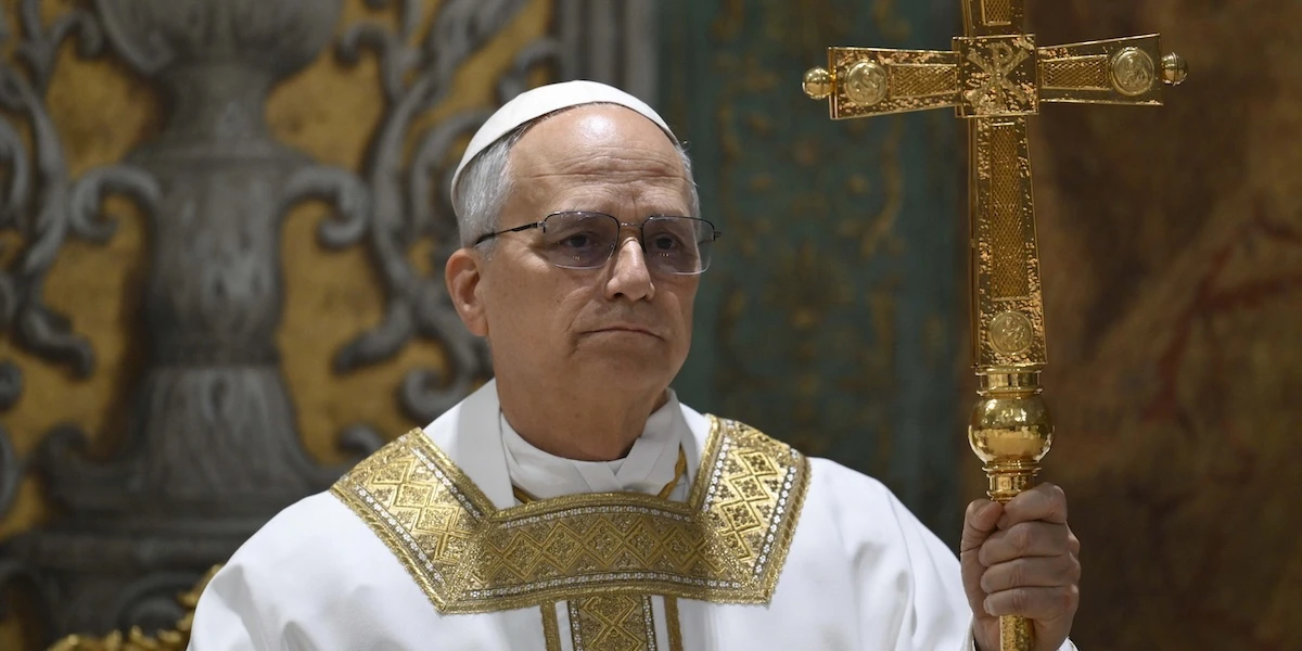 Perché proprio Leone XIVIl papa non ha ancora spiegato la scelta del nome, ma è probabile che c'entrino Leone XIII e un'attenzione alle questioni sociali