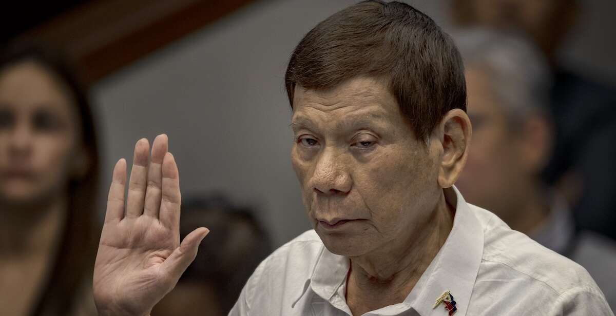 L’ex presidente filippino Rodrigo Duterte è stato arrestatoSu mandato della Corte penale internazionale, per via dei crimini commessi nella sua “guerra alla droga”