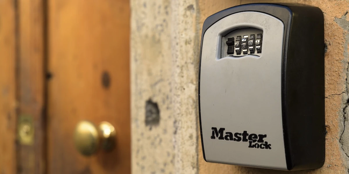 Sono cambiate ancora le regole sui check-in a distanza per gli alloggi turisticiAlmeno per ora: questo potrebbe facilitare l'uso delle “key box”, che comunque in alcune città resteranno vietate