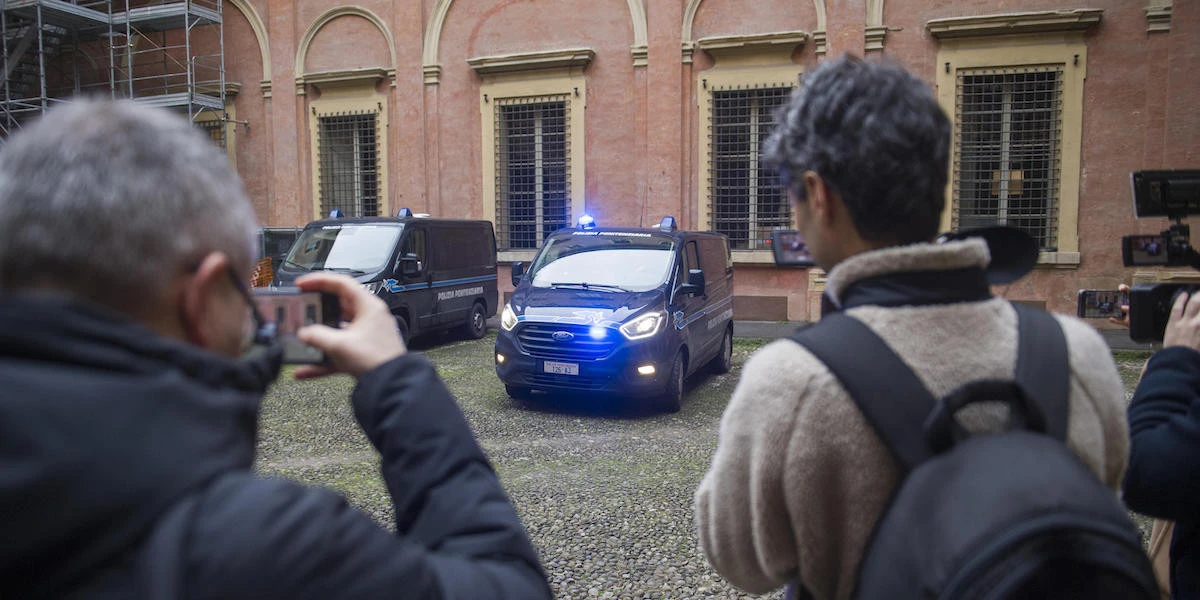 La Corte d’appello ha confermato l’ergastolo per i genitori di Saman AbbasHa condannato alla stessa pena anche i due cugini che in primo grado erano stati assolti, e dato 22 anni allo zio