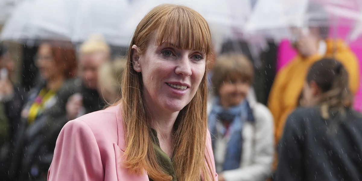 1 minuto faLa vice prima ministra britannica Angela Rayner si è dimessa per irregolarità nel pagamento di una tassa sulla casa