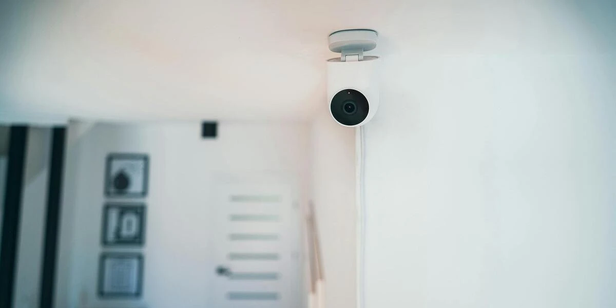 3 minuti faQuello che è successo a Stefano De Martino non è così improbabileSpesso le telecamere di sorveglianza sono vulnerabili ad attacchi informatici: ci sono precauzioni che si possono prendere
