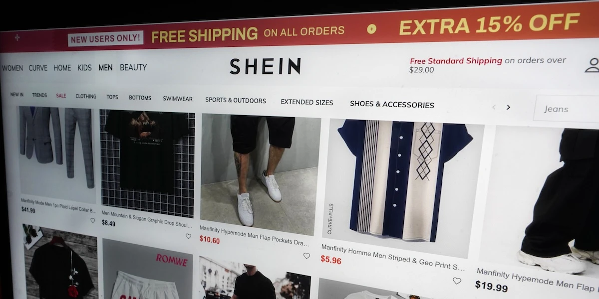 Shein è stata accusata di nuovo di spingere le persone a comprare di più con pratiche commerciali ingannevoli