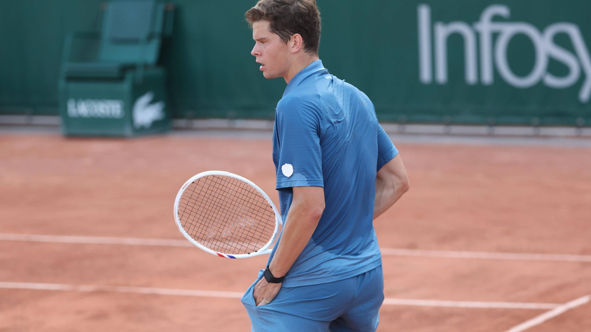 Una promesa del tenis se lesiona en Roland Garros y valora denunciar al torneo