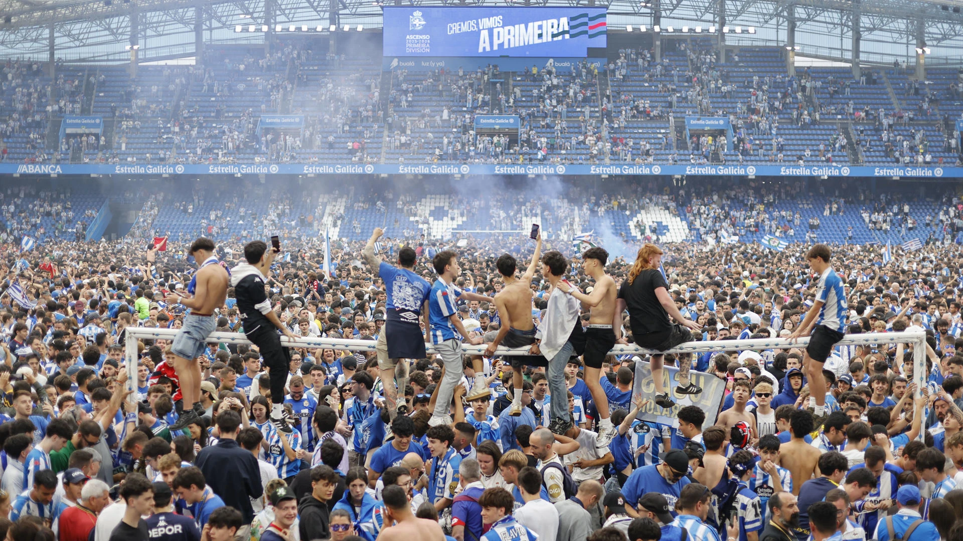 Riazor afronta una reparación titánica: cosido a mano del césped 