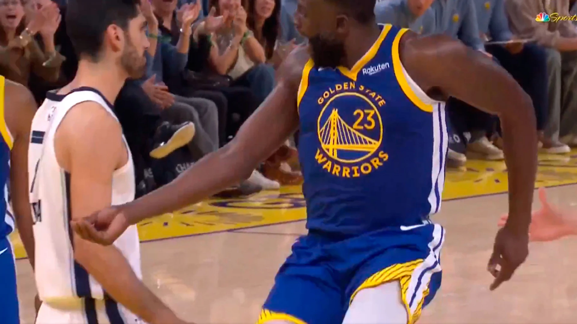 Aldama, la última víctima de Draymond Green: Le hace un faltón y se ríe en su cara
