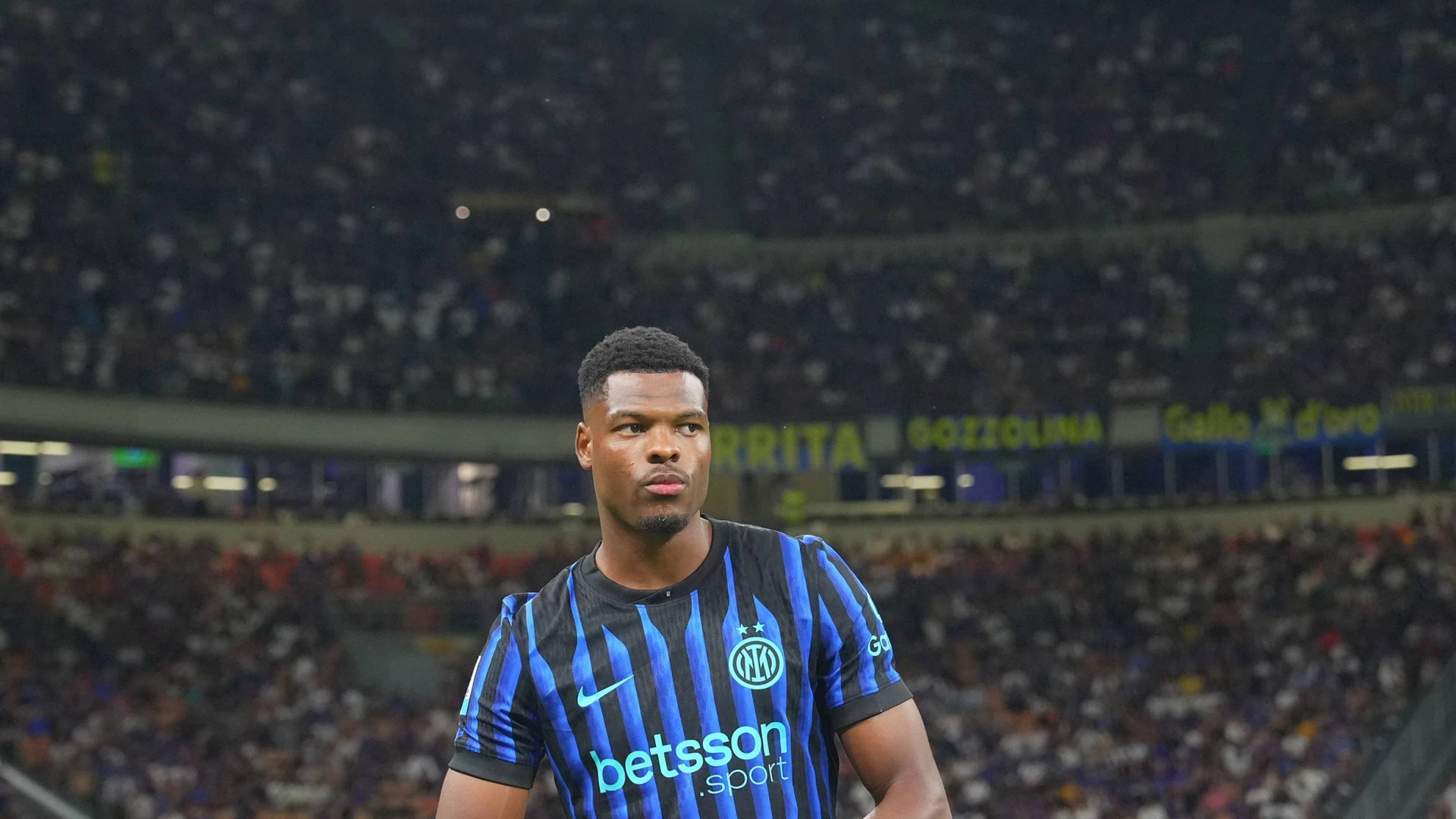 Koeman y Reijnders confirman el fichaje de Dumfries por el Real Madrid