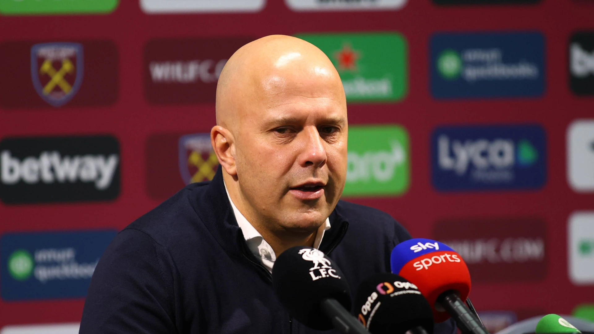 Arne Slot deja de ser el entrenador del Liverpool