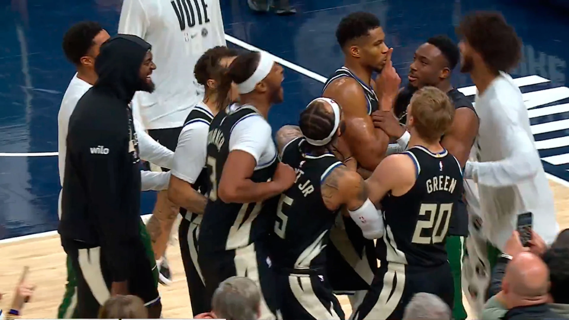 Giannis Antetokounmpo silencia Indianápolis