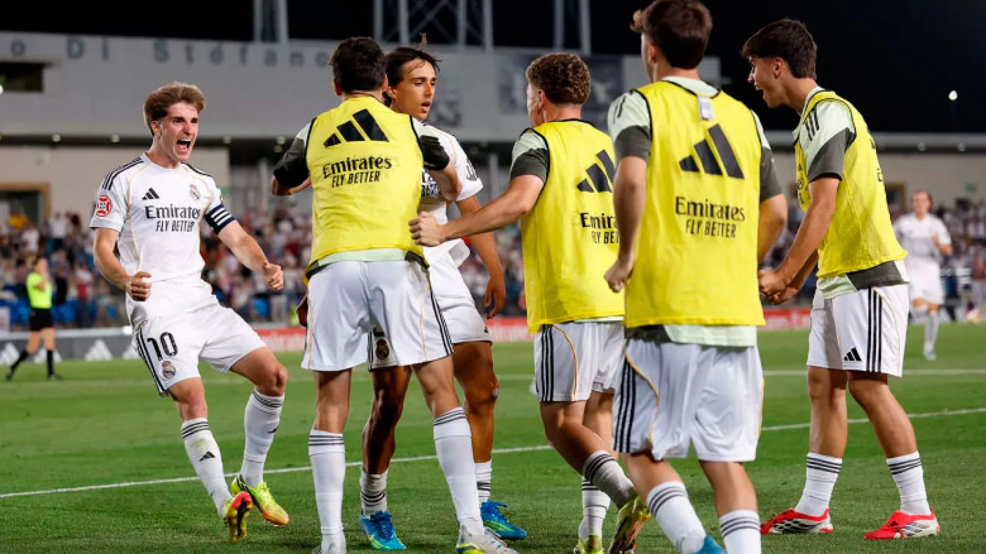 El Castilla toma ventaja tras su victoria ante el Sabadell por 2-0
