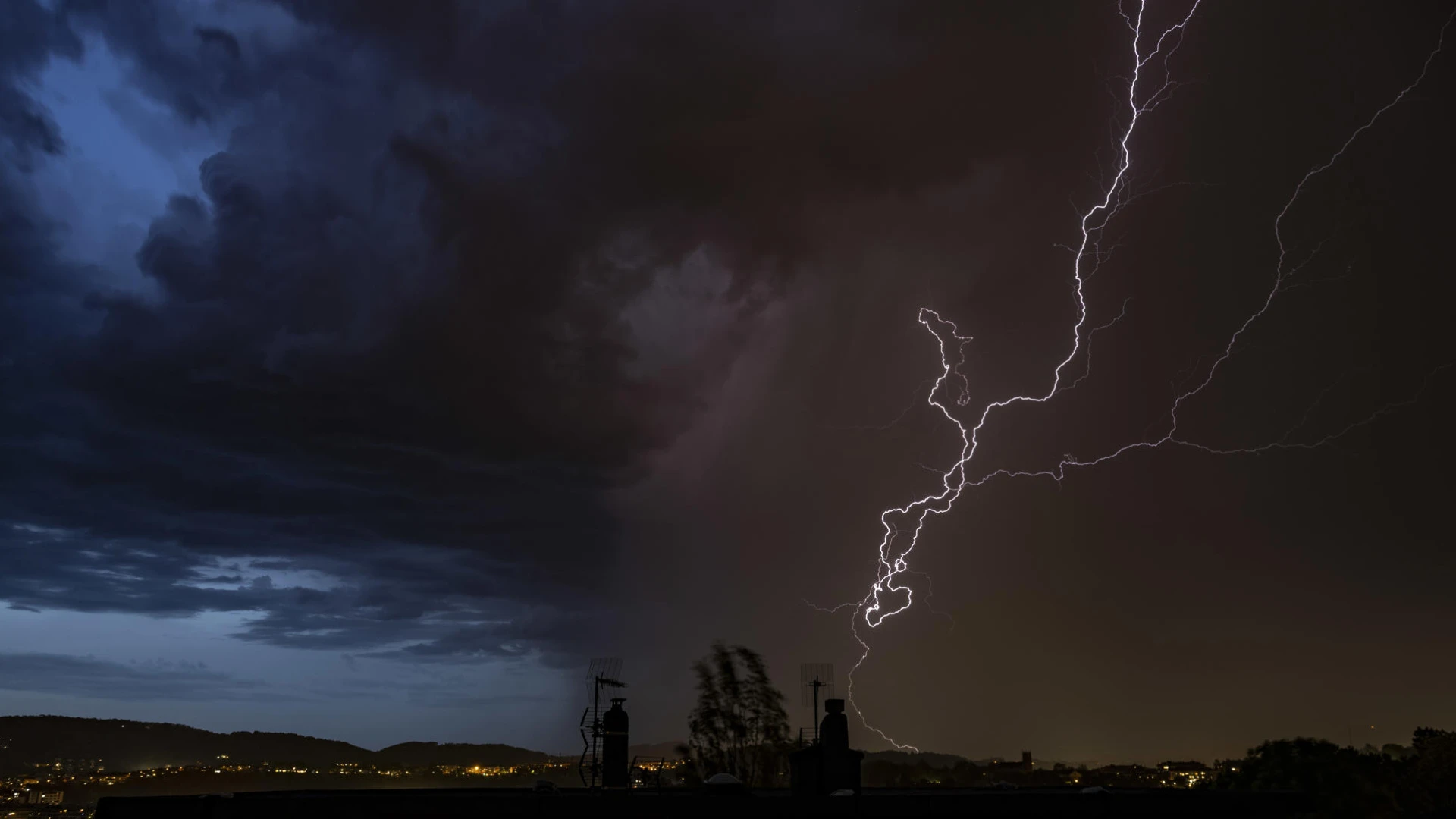 A partir de las 12 horas llegarán las tormentas más intensas con granizo: 