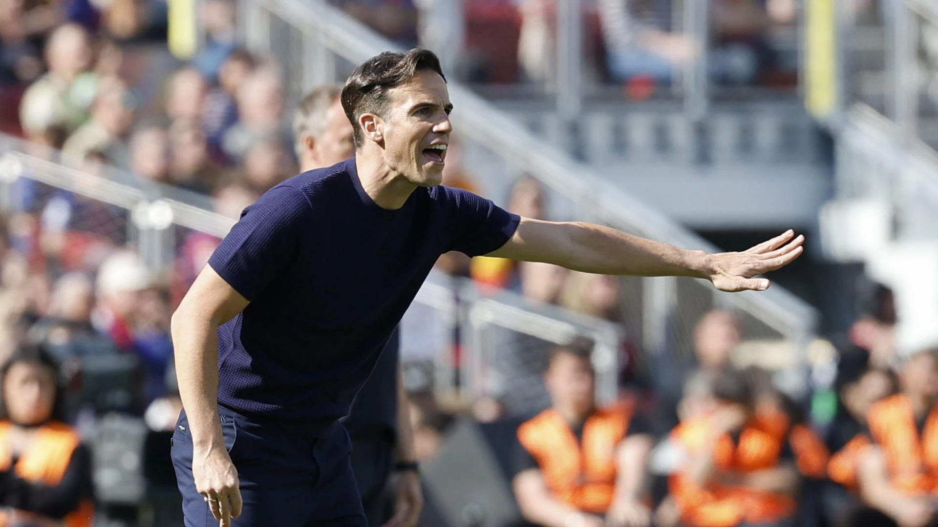 Iñigo Pérez confirma su marcha del banquillo del Rayo Vallecano