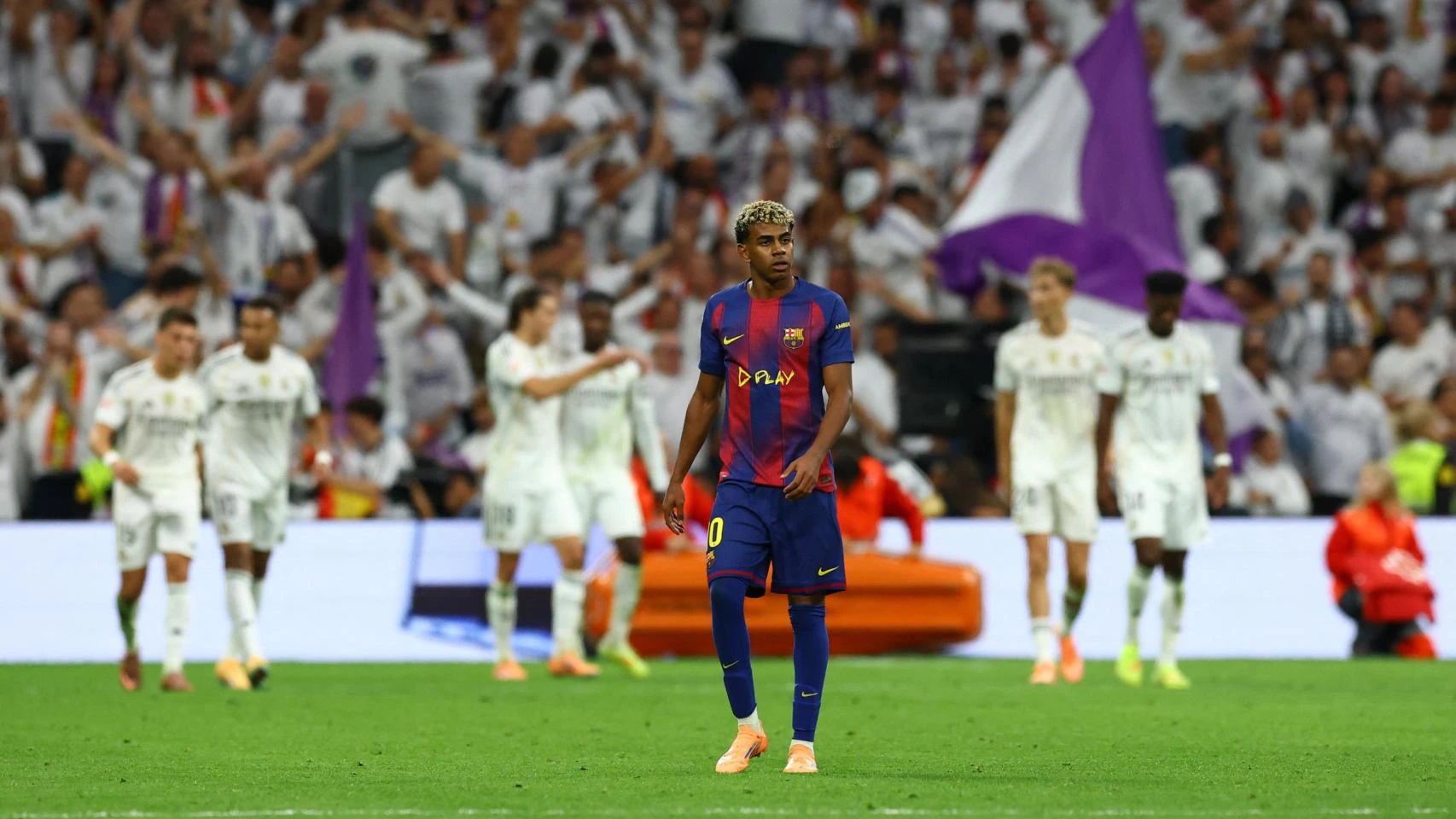 Lamine se hace pequeño en El Clásico: incendiario fuera, intrascendente dentro y protagonista negativo