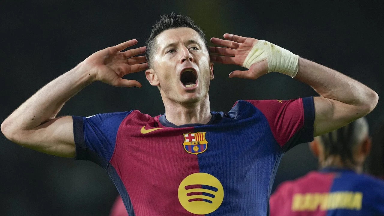 Dublet Lewandowskiego. Barcelona o krok od półfinału