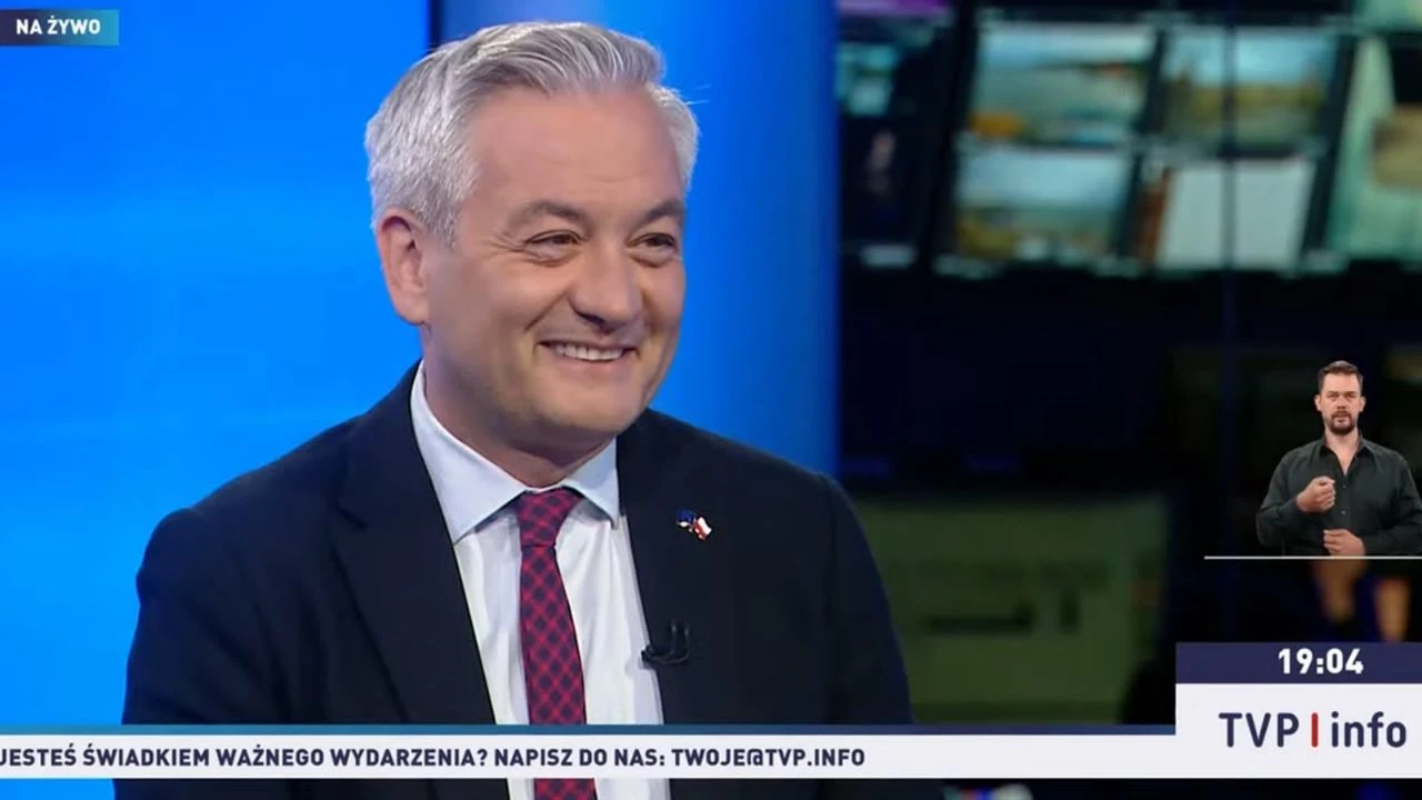 Biedroń chce spotkania z Nawrockim. „Zrozumie, czym jest godność”