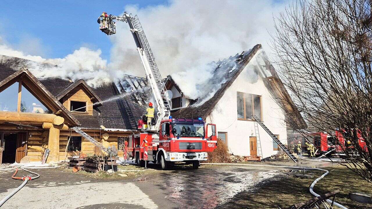 W Bieszczadach płonie karczma. 100 strażaków w akcji