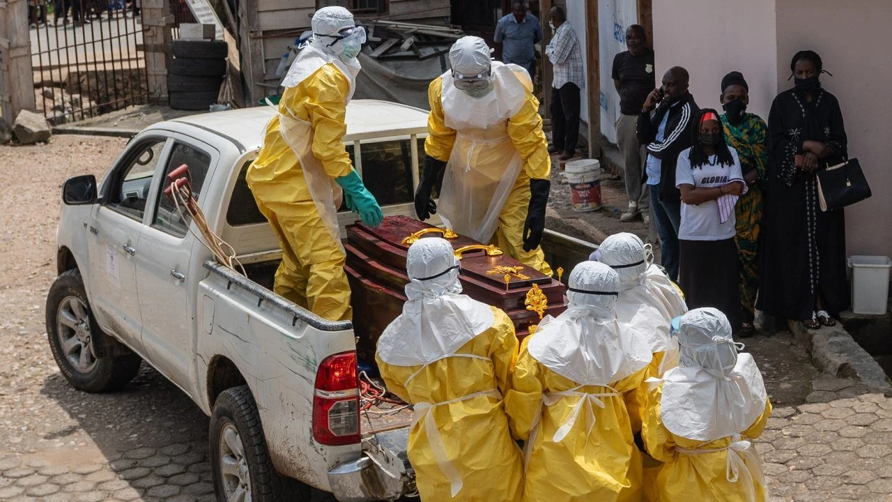 Strzelanina i awantury w szpitalu. Nowe problemy po epidemii wirusa Ebola