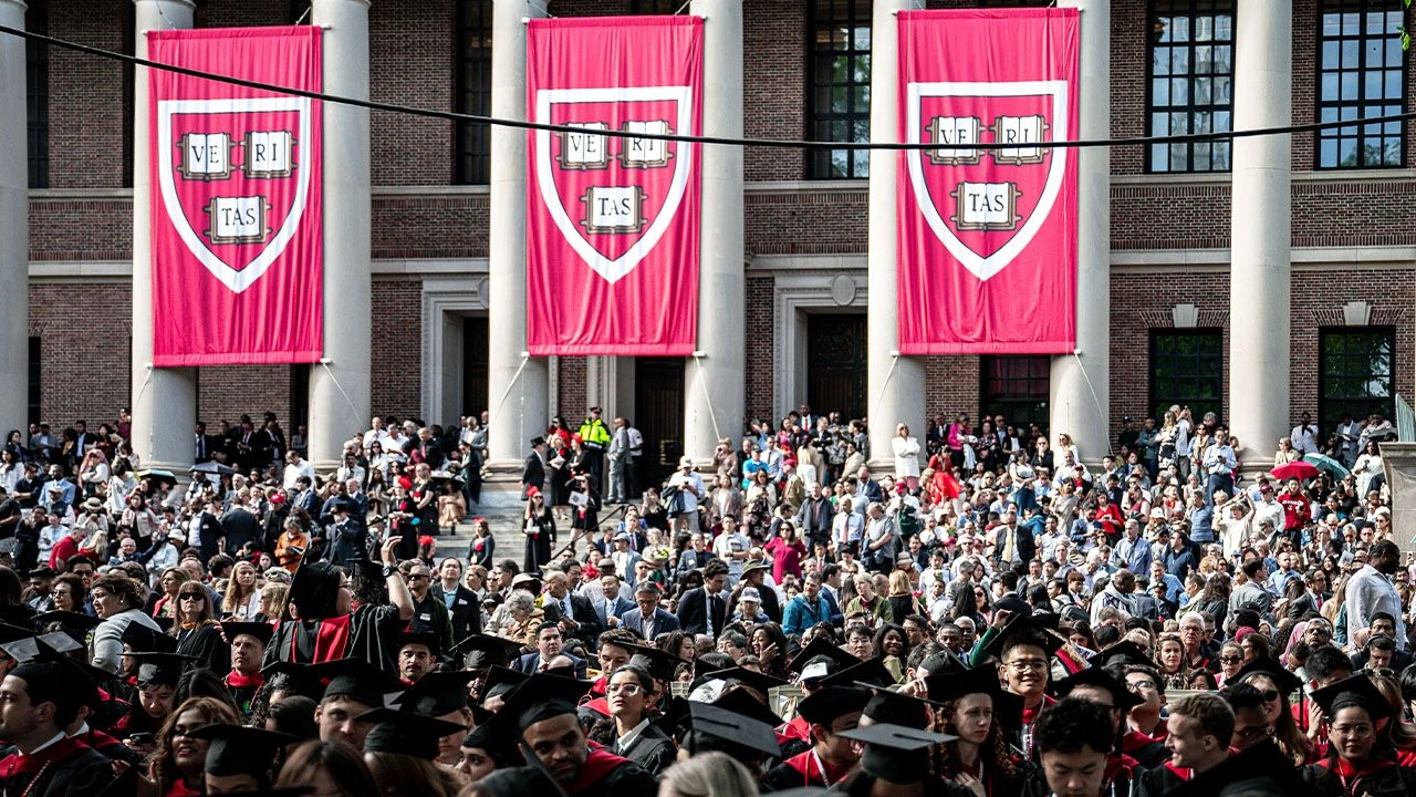 Administracja Trumpa znowu atakuje Harvard. Oskarżenia o antysemityzm