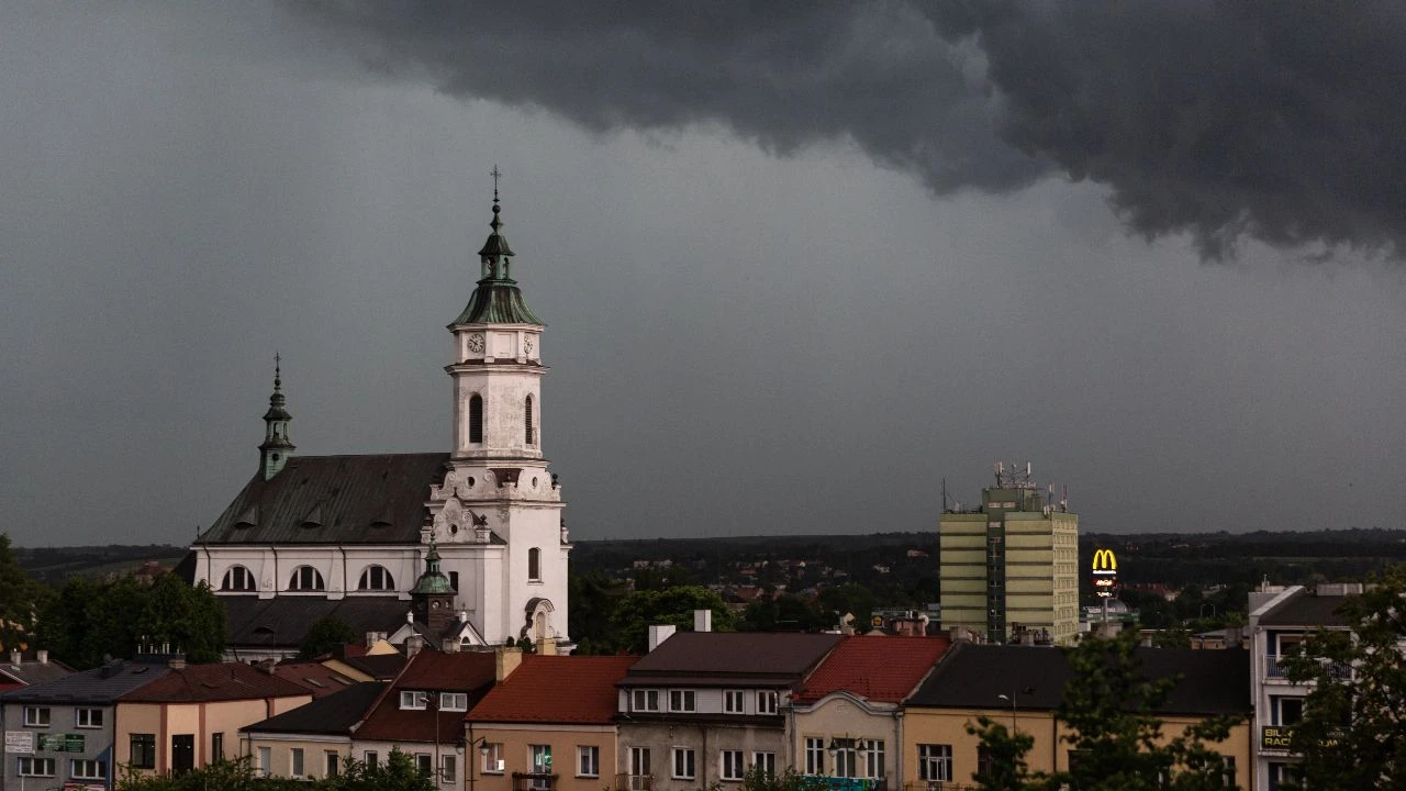 Pogoda się nie uspokoi. Alerty w całej Polsce