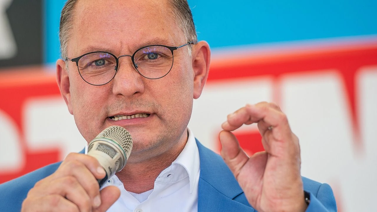 Polski obawia się bardziej niż Putina. Kim jest Tino Chrupalla?