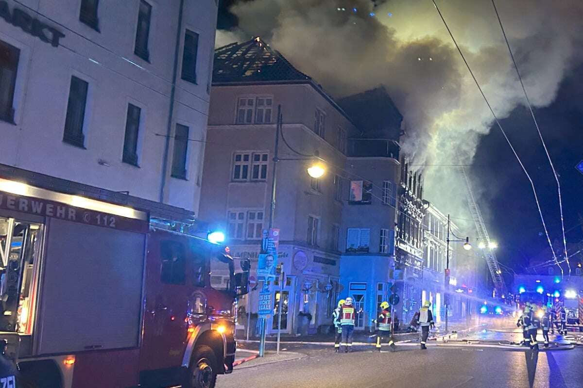 Dönerbude fängt Feuer: Bewohner springen aus Fenster! Ein Mensch tot, ein Kind vermisst