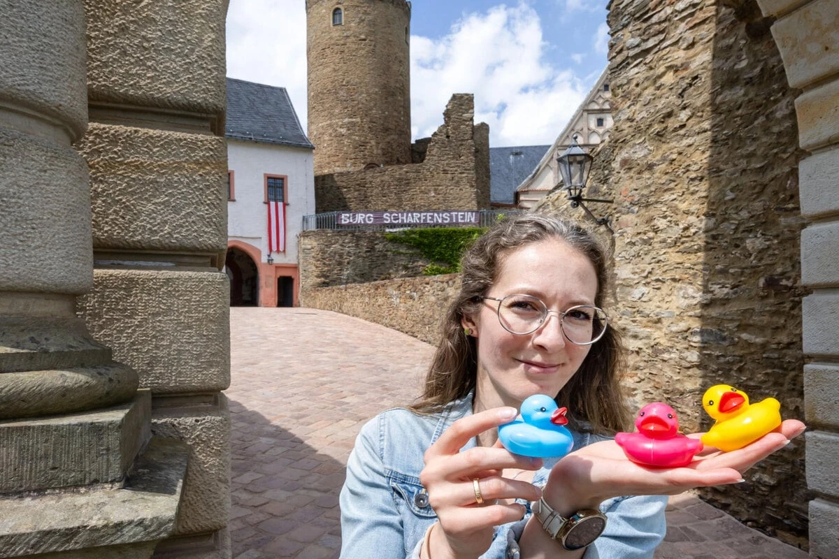 Erstes Rennen: Burg Scharfenstein lässt die Enten los
