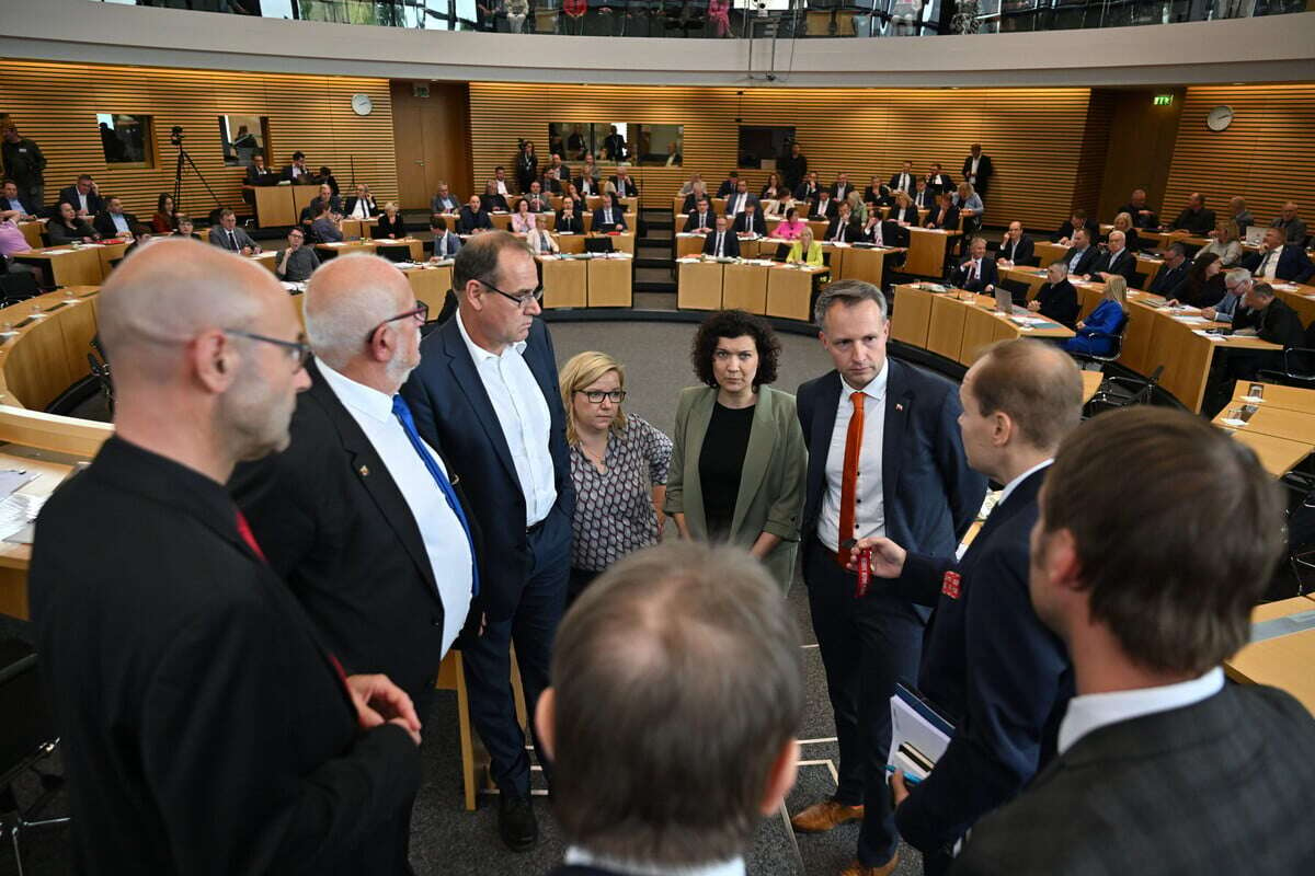 Empörung über Verhalten der AfD im Thüringer Landtag: 