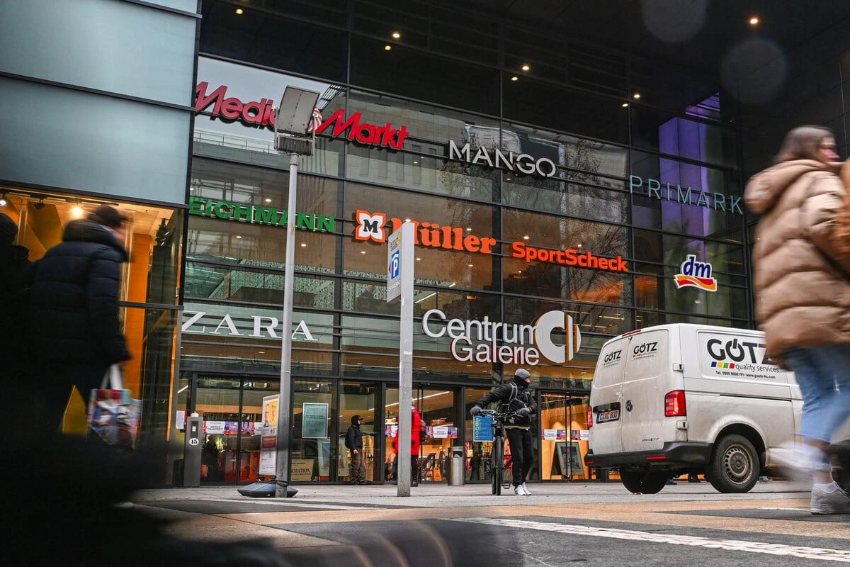 Feuerwehreinsatz in Centrum-Galerie: Was ist da los?