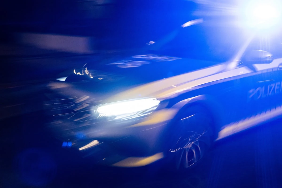 Mann versucht Gruppenstreit zu schlichten und wird plötzlich zum Opfer: Sachse verletzt in Klinik