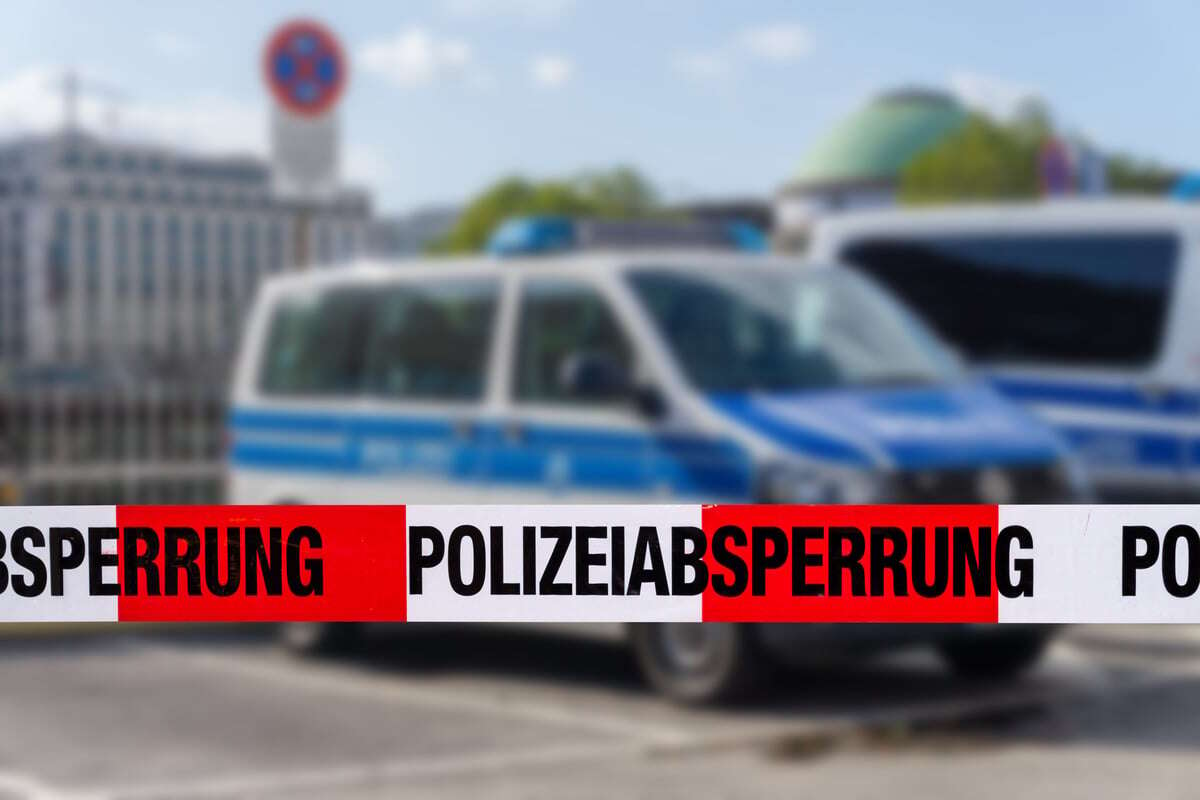 Männergruppe hantiert mit Sturmgewehr in Bar: Als Polizei anrückt, kommt die Wahrheit ans Licht