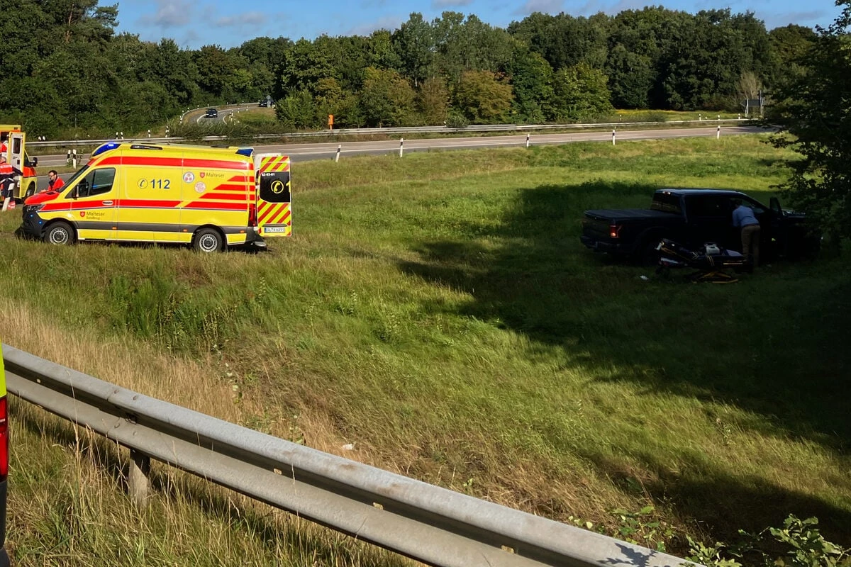Zu spät für das Krankenhaus: Baby erblickt an der Autobahn das Licht der Welt