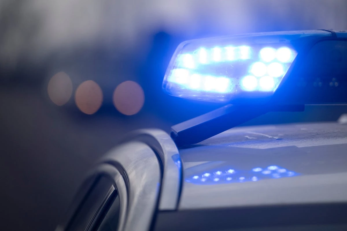 Lebloses Kind in Auto bei Stuttgart entdeckt: Jede Hilfe kommt zu spät