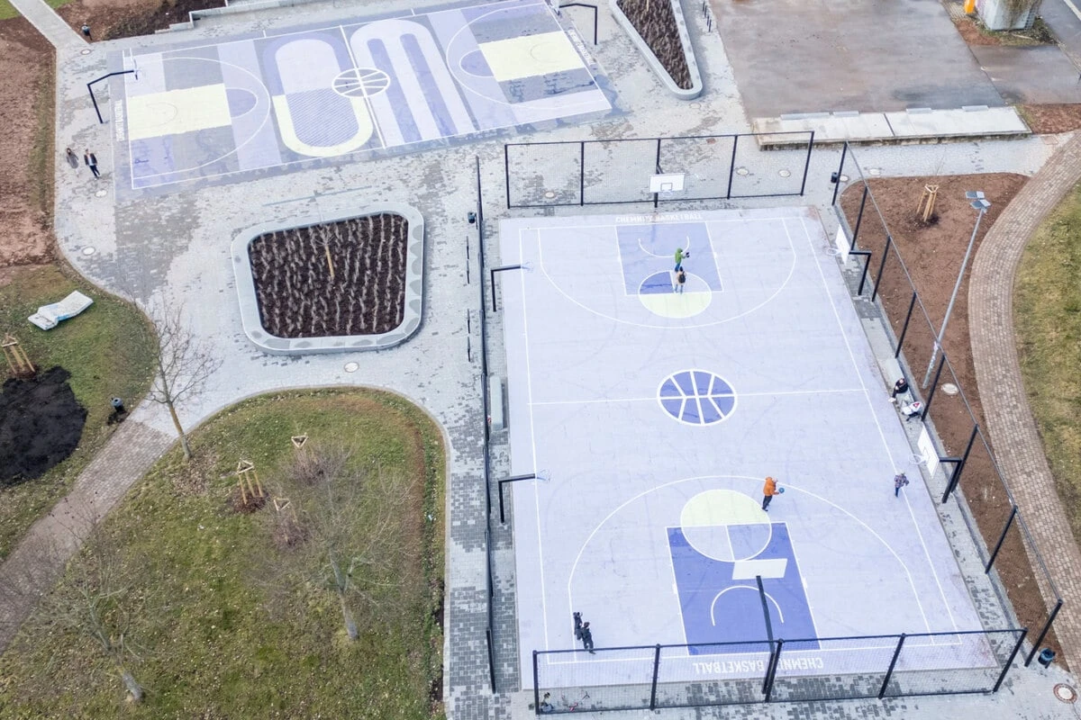 Das Wetter spielt nicht mit: Reparatur der Basketballfelder im Konkordiapark verschoben