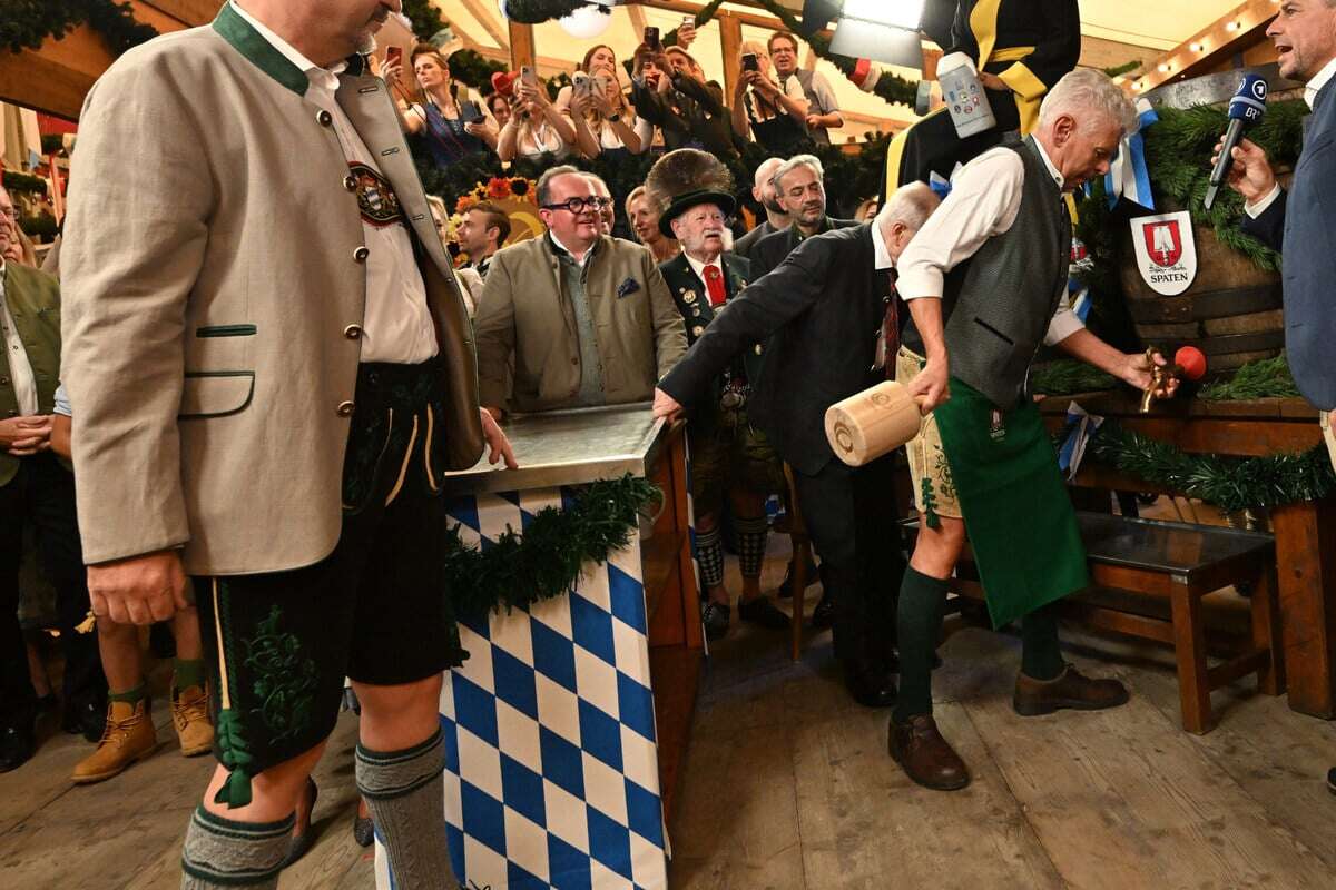 Oktoberfest eröffnet! Münchens Bürgermeister zapft gekonnt das erste Fass an