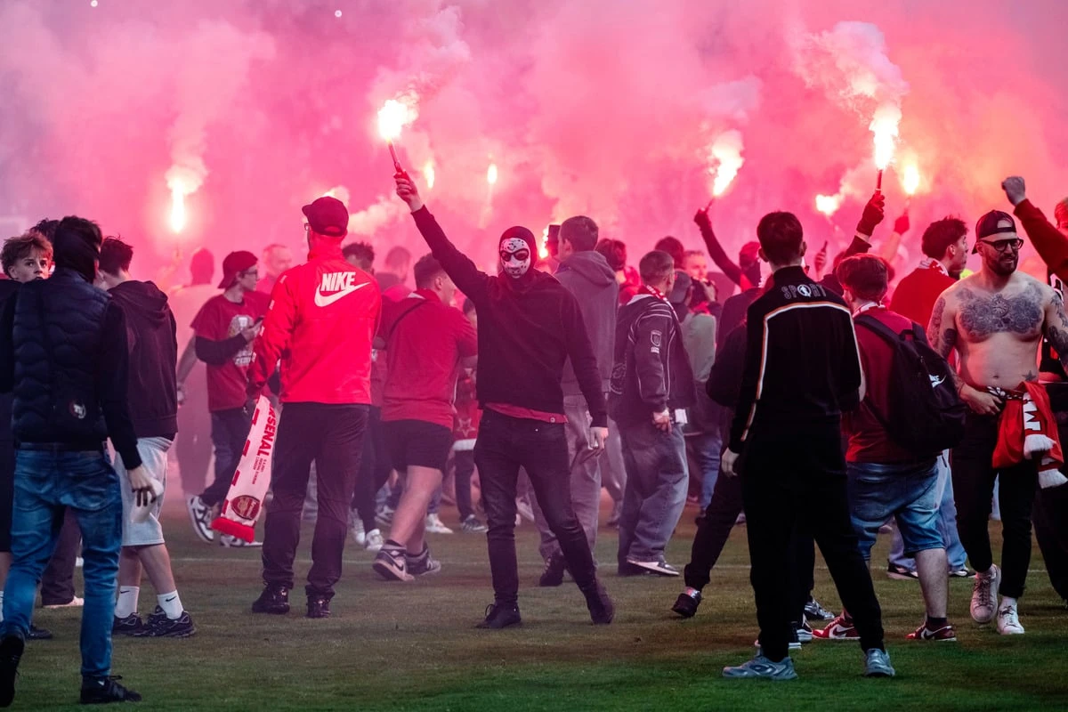 Rekordstrafe nach Pyro-Skandal: So hart greift der Verband jetzt durch