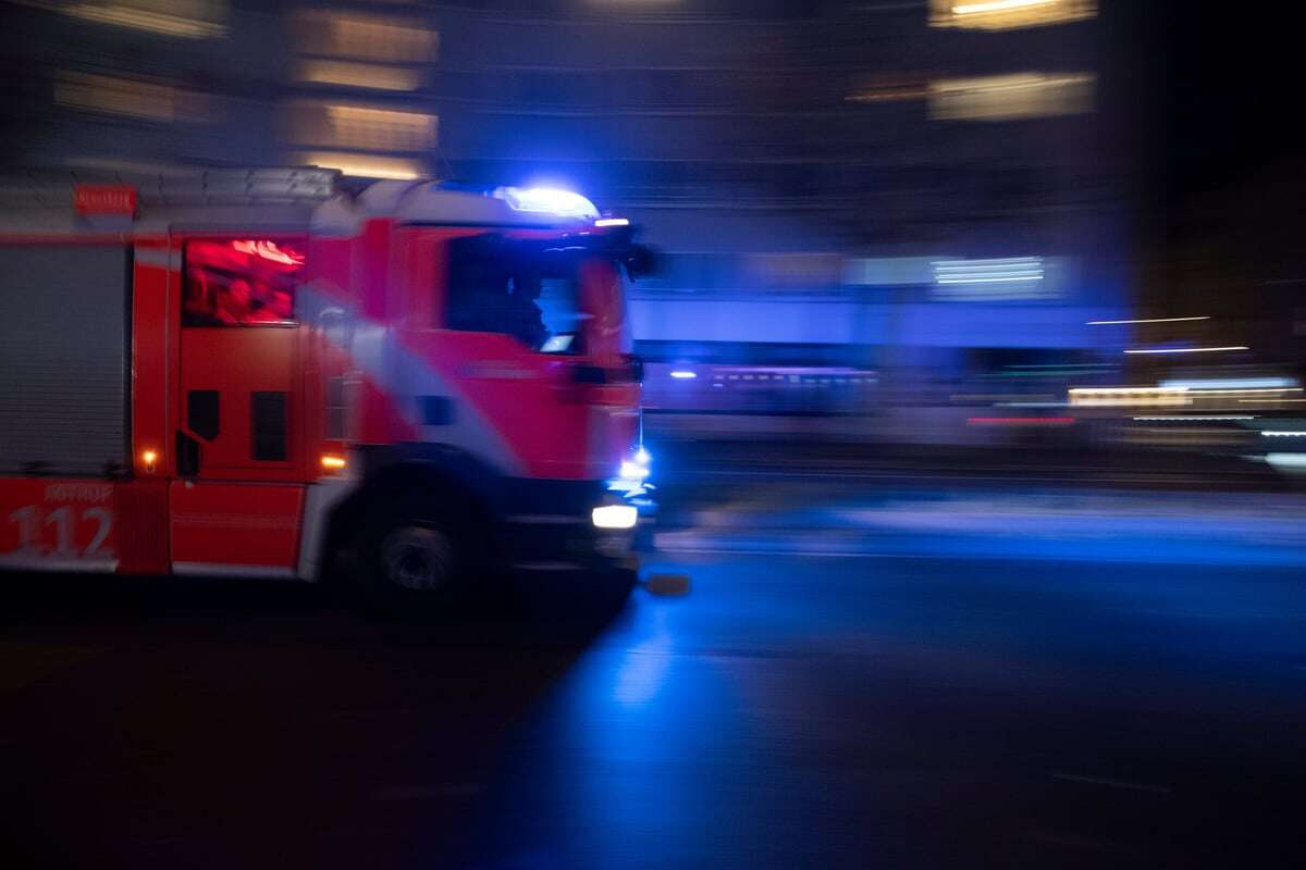 Auto brennt in Neukölln: Brandstiftung vermutet