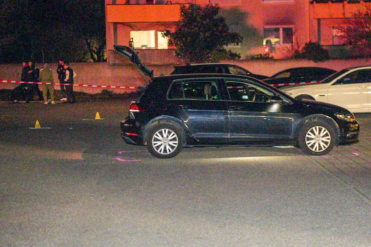 Großeinsatz auf Parkplatz: Mehrere Schüsse gefallen