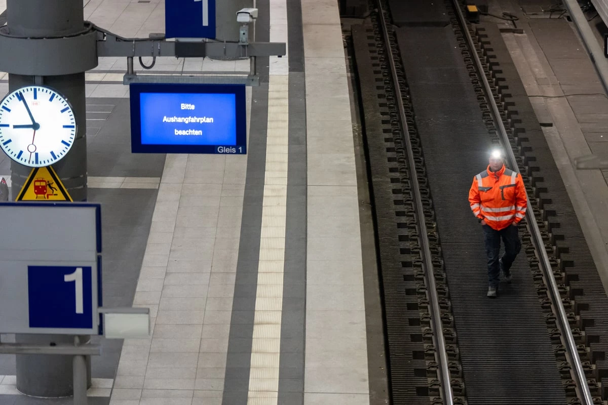 Osterchaos am Hauptbahnhof! Tiefebene dicht – Verspätungen drohen