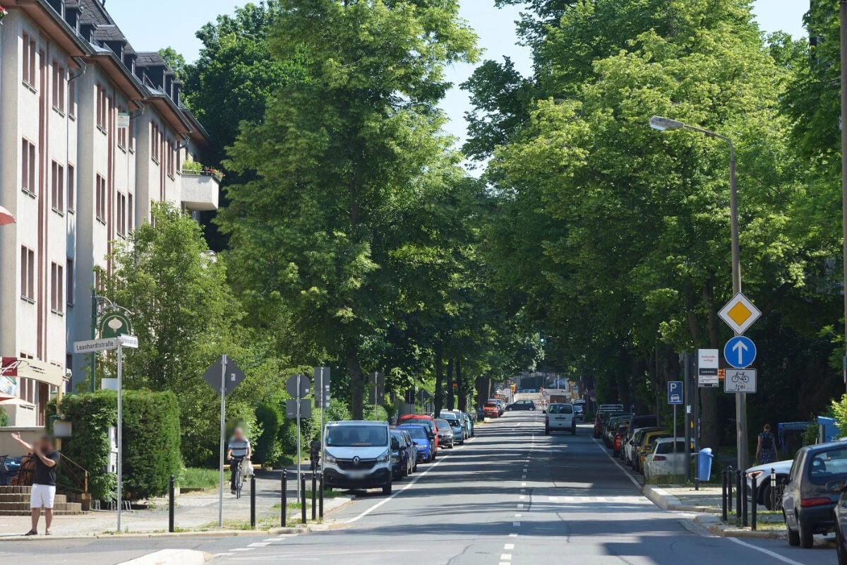 Jugendlicher an Haltestelle auf Chemnitzer Kaßberg angegriffen