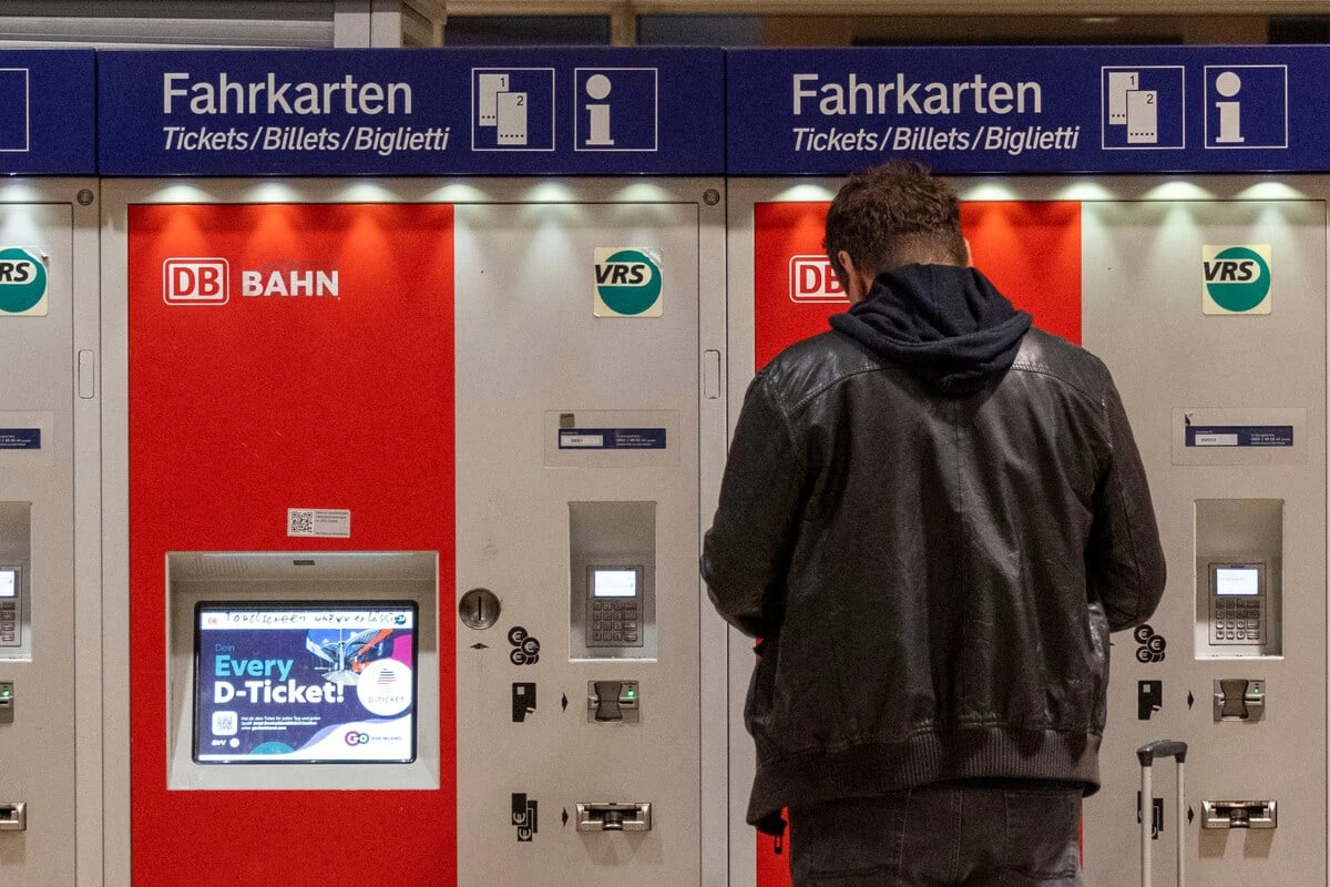 KVB machen Schluss mit Bargeld: Ticketautomaten fliegen raus